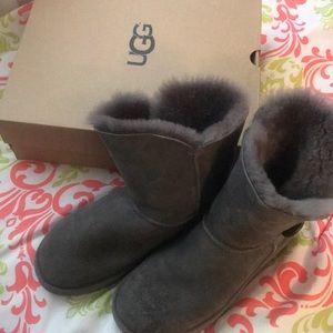 Woman’s UGG boots size 8 gray bailey button